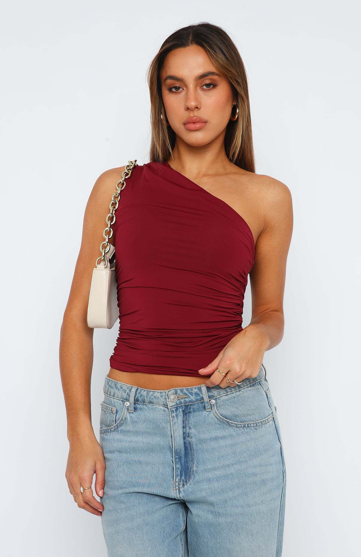 Lana – Gedraaide One-Shoulder Crop Top in Sexy Streetstyle Look - Selvina